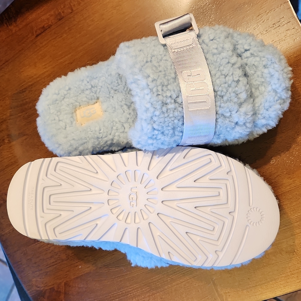 BNWOB UGG Women's Oh Fluffita SIZE 6